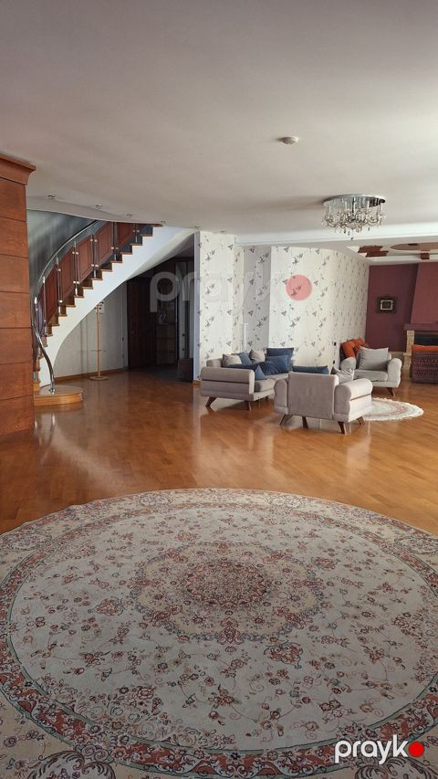 İcarəyə verilir 5 otaqlı yeni tikili 300 m² — Bakı