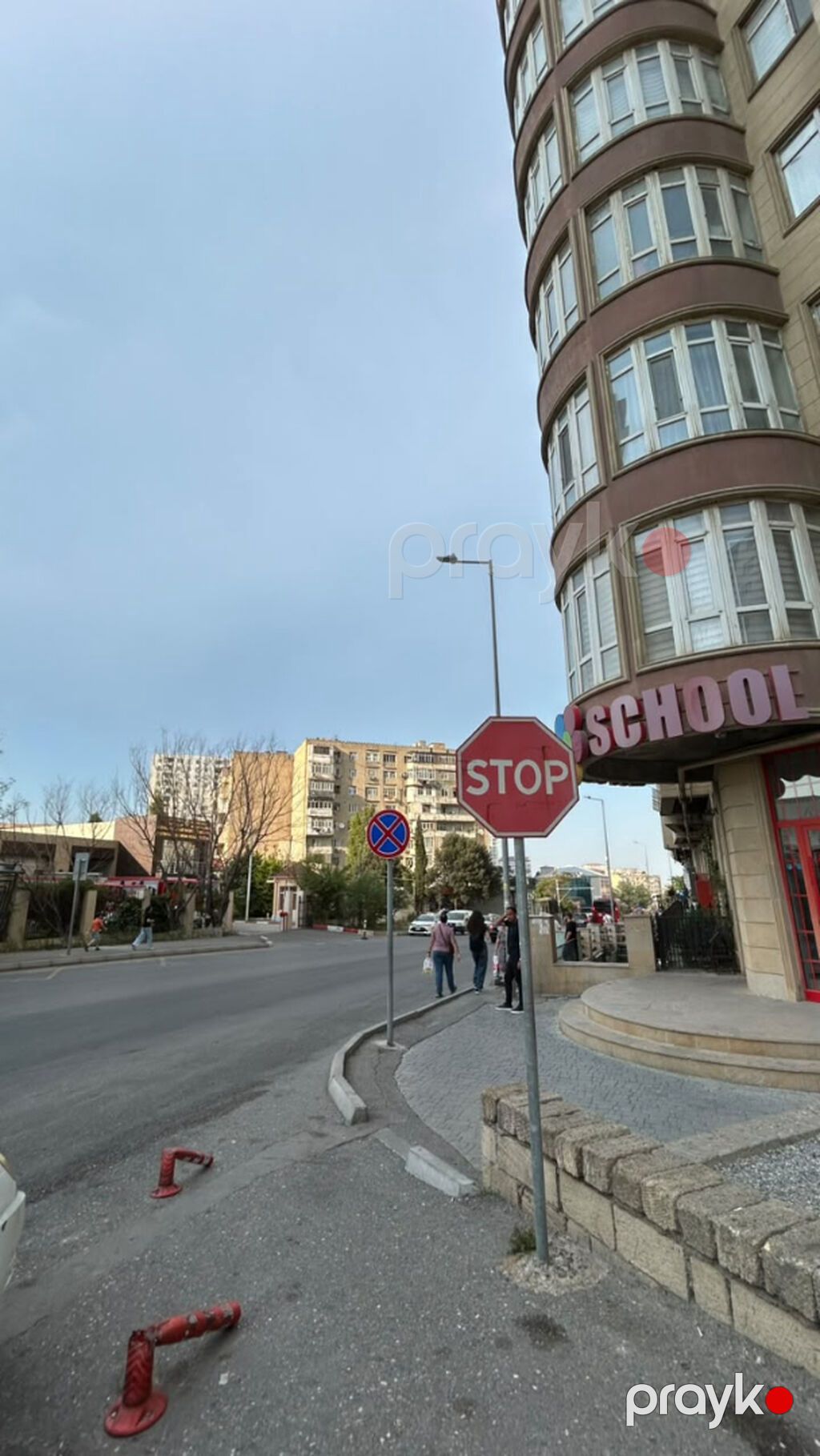 Yeni Yasamal Avrasiya Kollecinin tam yani, 77avtobusun son — Mənzil, Bakı (2)