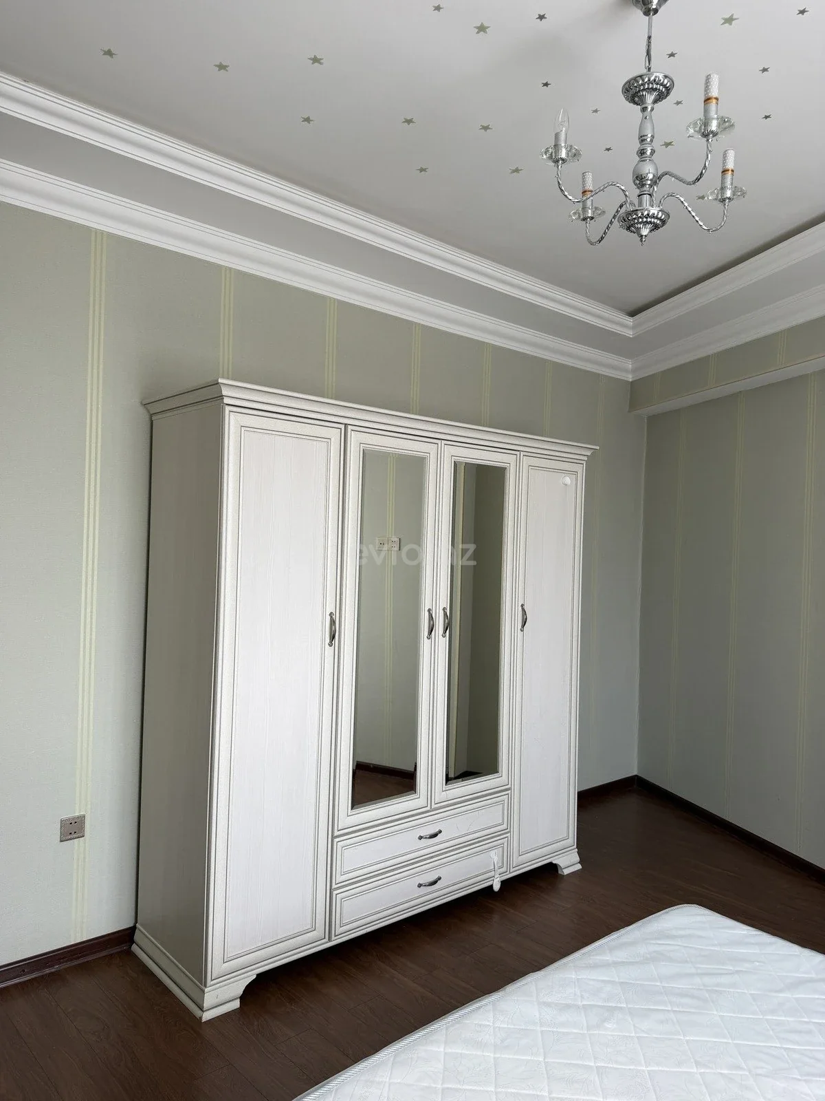 Kirayə 4 otaqlı mənzil 20 Yanvar metrosu yaxınlığında — Mənzil, Bakı (6)