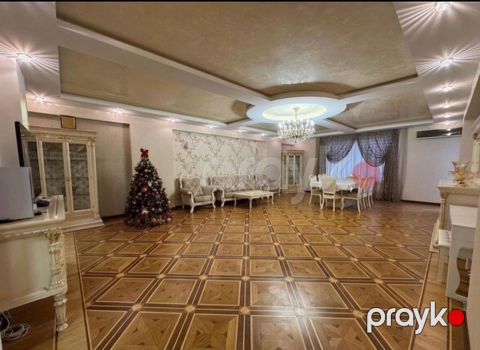 Satılır 4 otaqlı yeni tikili 240 m² — Bakı