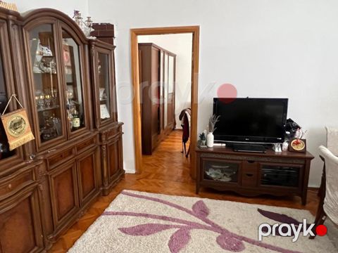 Satılır 3 otaqlı köhnə tikili 80 m² — Bakı