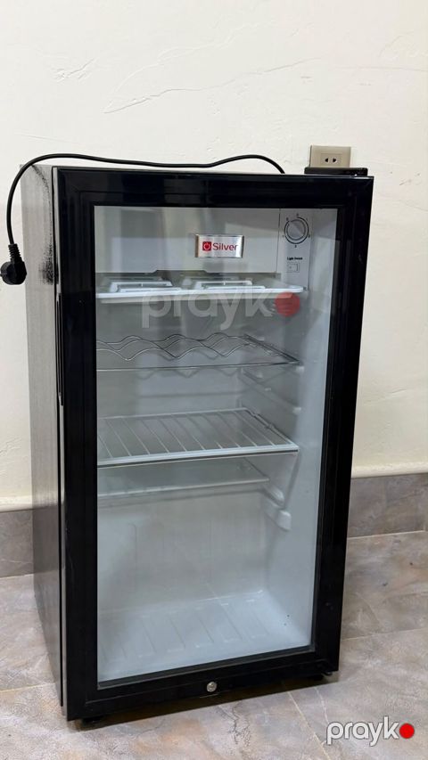 Endirim Mini soyuducu 200azn. 1defe istifade edilib. Unvan Corat — Bakı