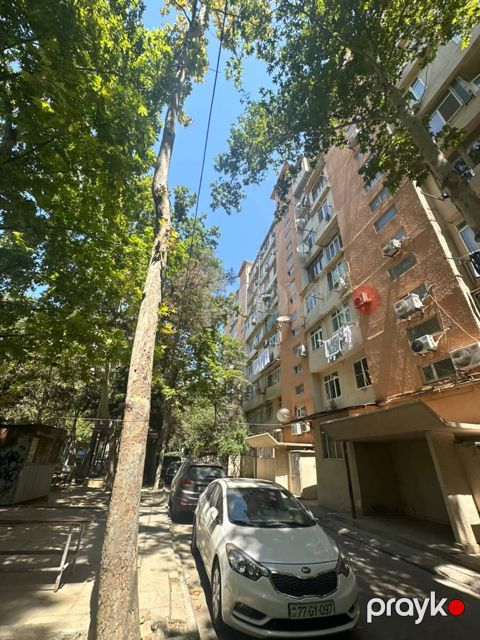 Satılır 2 otaqlı köhnə tikili 65 m² — Bakı