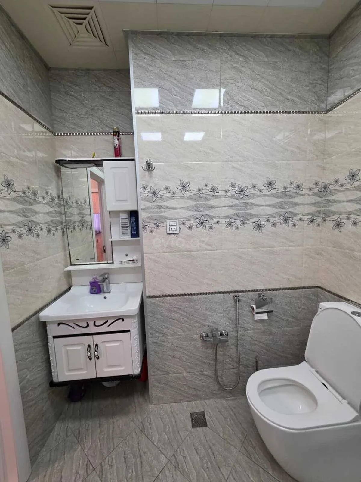 Kirayə 2 otaqlı mənzil İnşaatçılar metrosu yaxınlığında — Mənzil, Bakı (12)