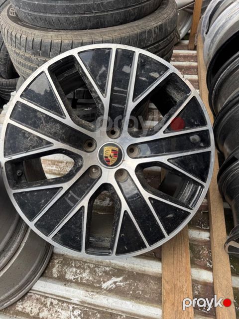 Porsche Taycan diskləri — Bakı