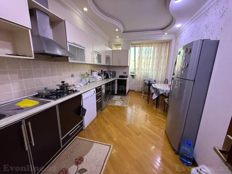 Satılır 4 otaqlı Mənzil Yeni tikili 145 m² Bakı, Nəsimi r., 28 May m — Mənzil, Bakı (8)