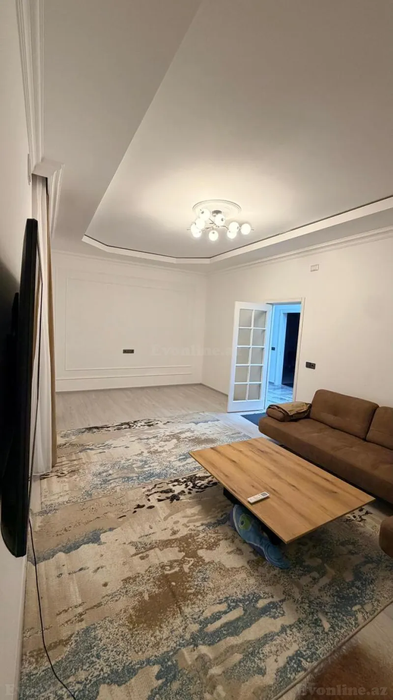 Kirayə verilir 5 otaqlı Həyət evi 200 m² Bakı, Səbail r., Badamdar — Ev, villa, Bakı (3)