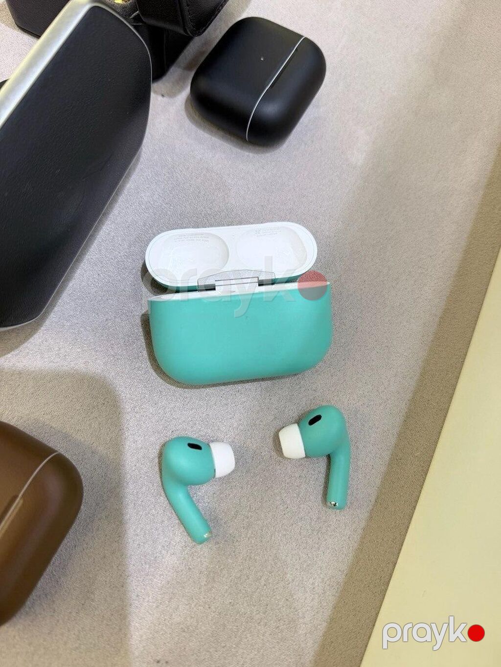Exclusive Airpod 2 Pro Tiffany Color Exclusive Airpods 2 Pro Tıffany — Qulaqcıqlar, Bakı (3)