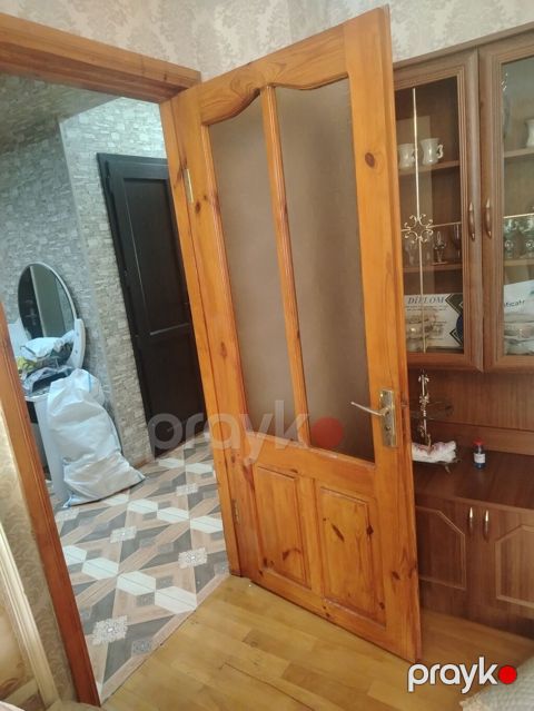 Taxta otaq qapısı – şüşəli model - Material: təbii ağac karkas, laklı — Bakı