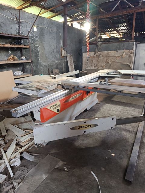 Esmak Makine 3200 sürgülü format kəsici dəzgah - Model: Esmak Makine — Zaqatala