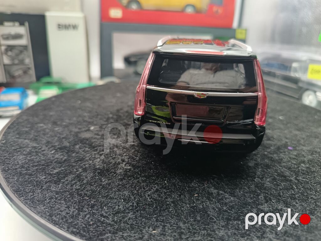 Kolleksionerlər üçün xüsusi təklif Cadillac Escalade| 1:24 — Modellar, Masazır (6)