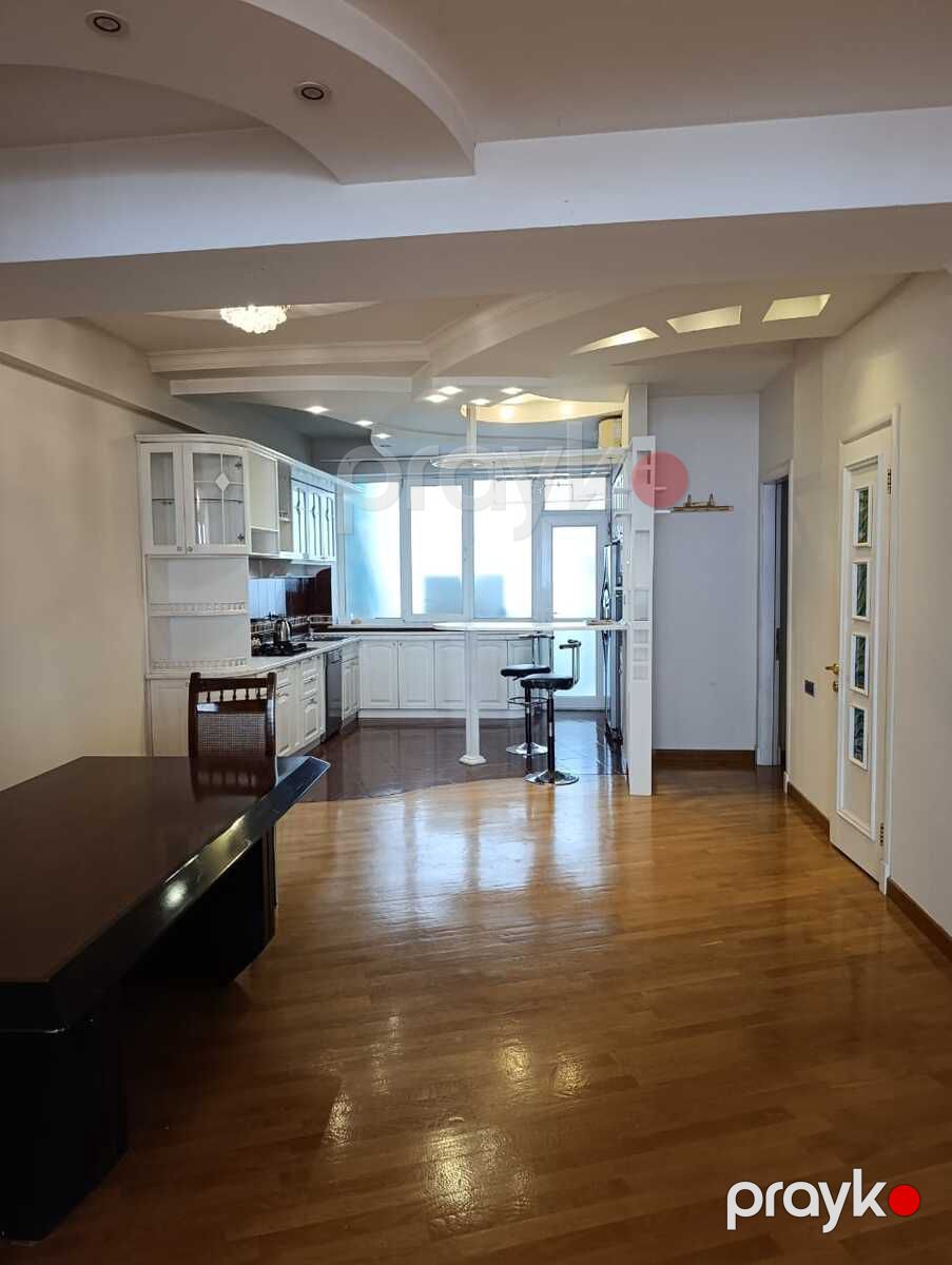 İcarəyə verilir 3 otaqlı köhnə tikili 185 m² — Mənzil, Bakı (8)