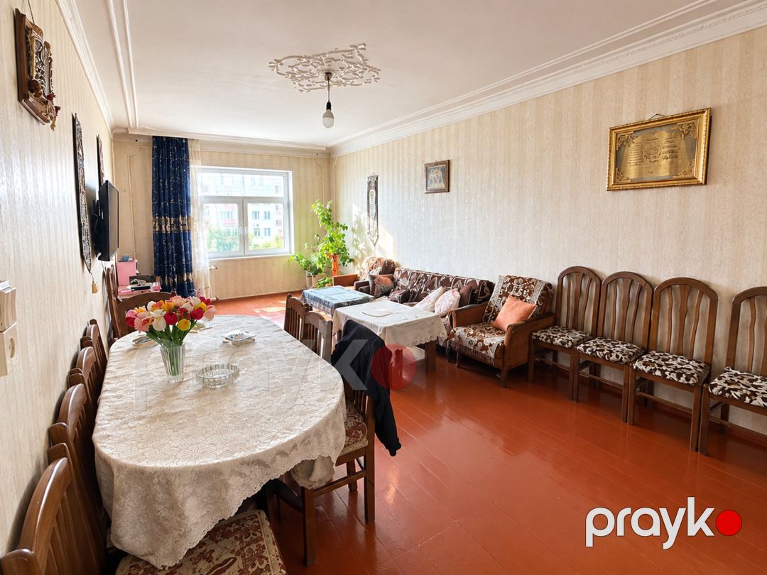 Satılır 4 otaqlı köhnə tikili 115 m² — Mənzil, Bakı (2)