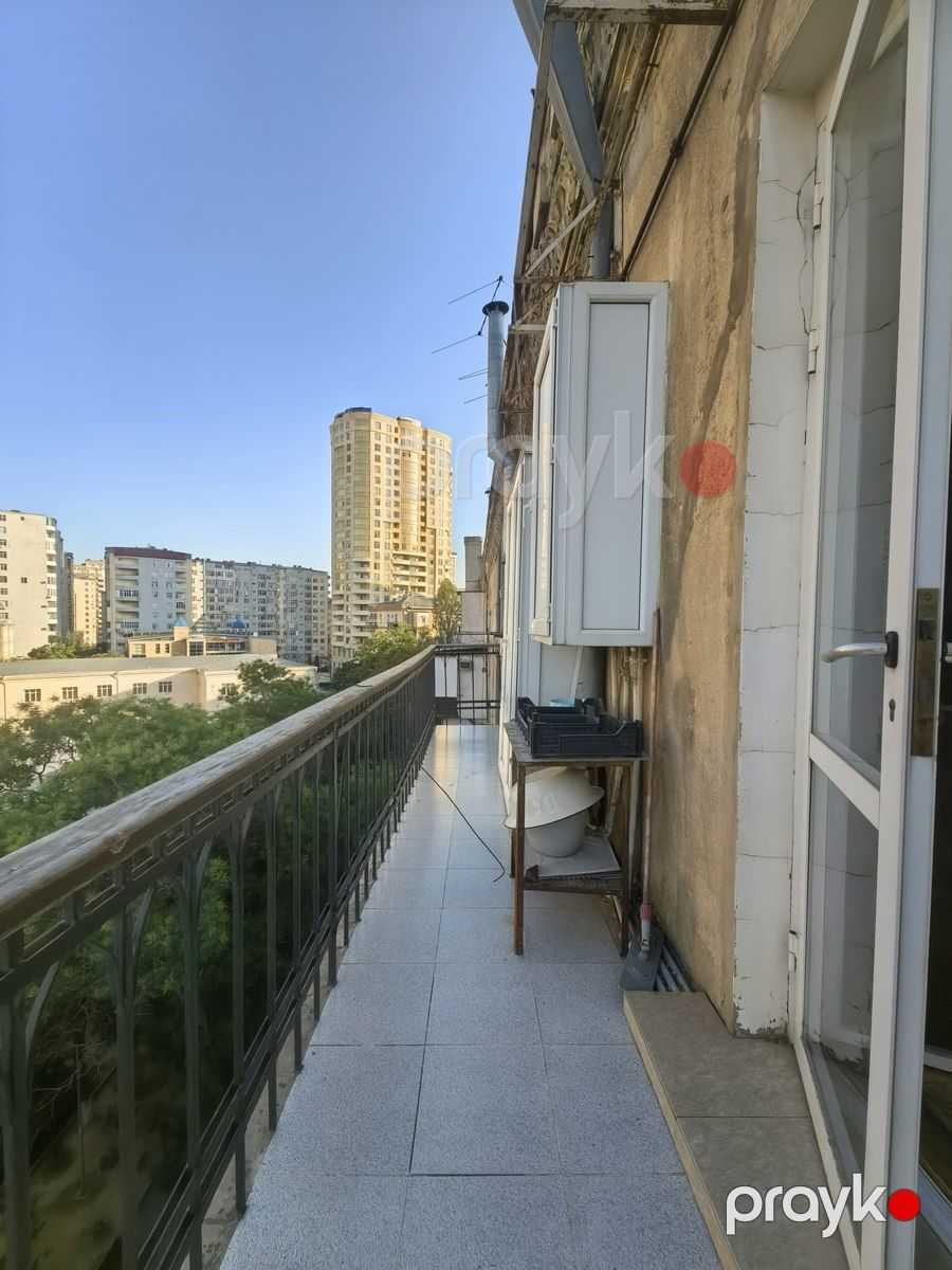 Satılır 5 otaqlı köhnə tikili 197 m² — Mənzil, Bakı (7)