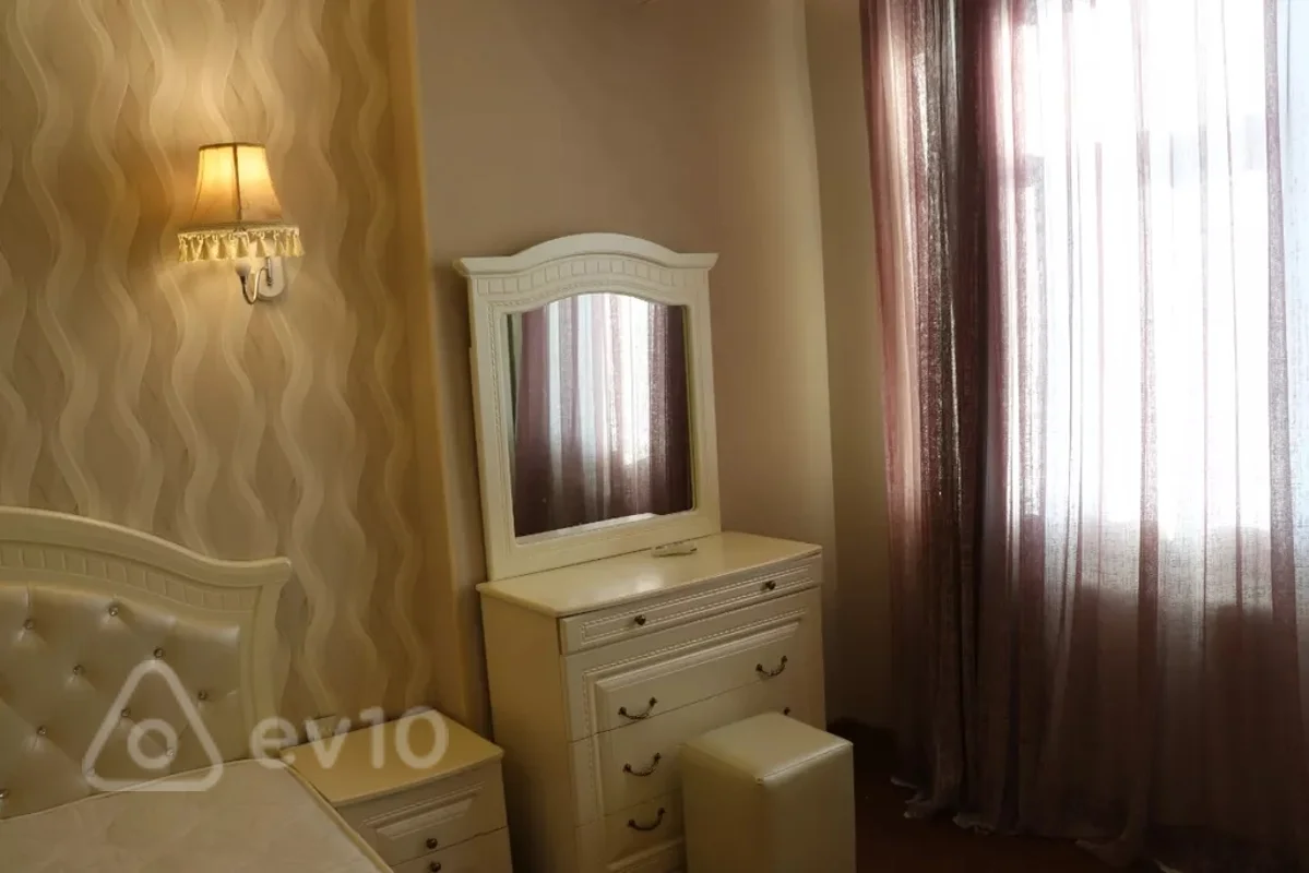 3 otaqlı mənzil, 150 m², ilahiyyat mescidi — kirayə — Bakı