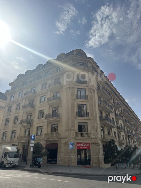 Satılır obyekt 151 m² — Bakı