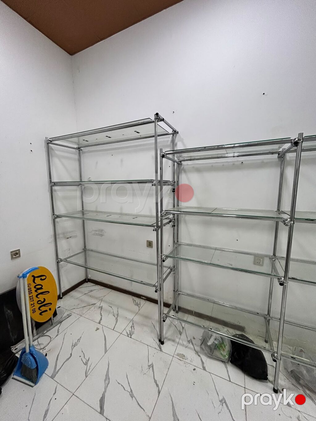 Buna da endirim edərsiz zəhmət olmasa satılır 400aznə. Alan — Vitrini, Bakı (2)