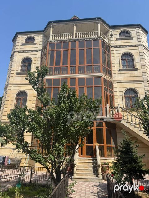Satılır 8 otaqlı həyət evi/bağ evi 450 m² — Bakı