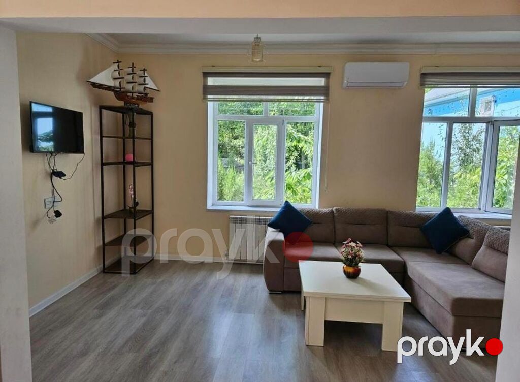 70 kv. m, 2 otaqlı, Hovuzlu — Ev, villa, Şəki (9)