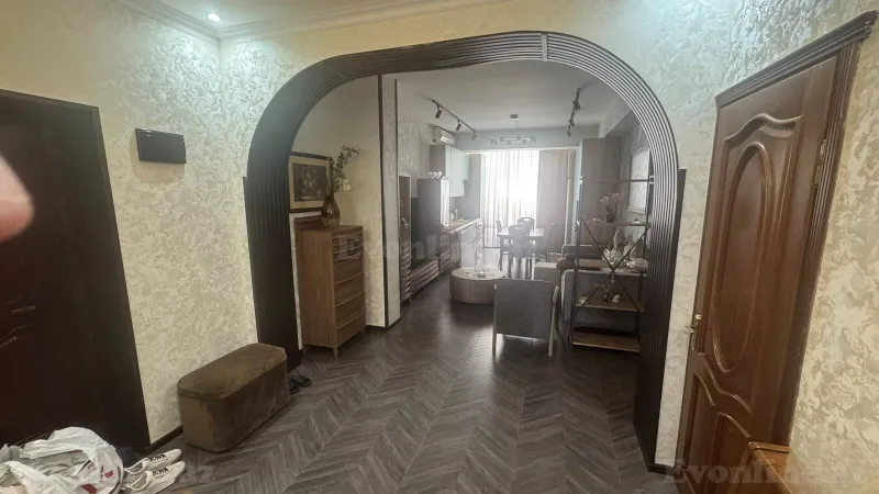 Satılır 3 otaqlı Mənzil Yeni tikili 100 m² Bakı, Yasamal r., İnşaatçılar m — Mənzil, Bakı (4)