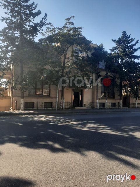 Satılır obyekt 1060 m² — Bakı