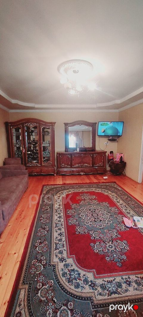 Həyət evi, Səbail r — Bakı