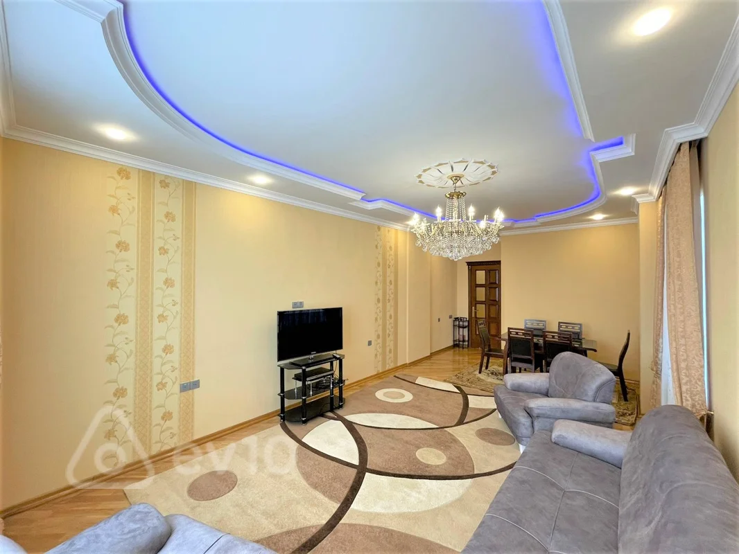 3 otaqlı mənzil, 130 m², Nərimanov ray. Təbriz küç. — kirayə — Bakı