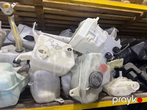 Toyota Prius su çənləri — Bakı