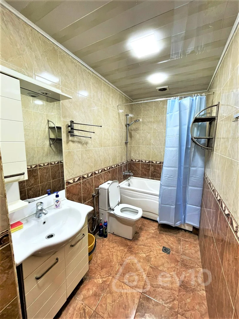 3 otaqlı mənzil, 130 m², Nərimanov ray. Təbriz küç. — kirayə — Mənzil, Bakı (12)
