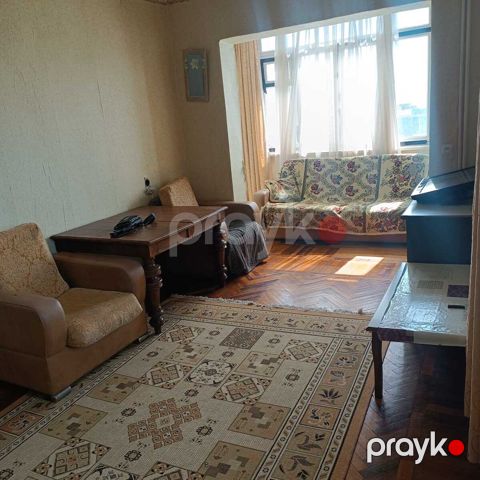 Satılır 2 otaqlı köhnə tikili 65 m² — Bakı