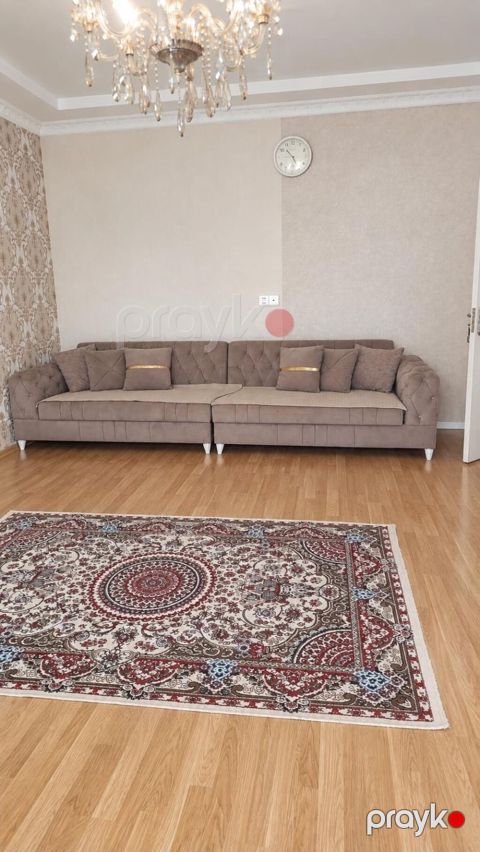 Divan satilir Qiymet 300 man Acilir,bazalidir Unvan Xirdalan Kod — Mehdiabad