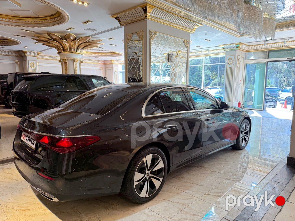 Mercedes E 300 de 4MATIC, 2.0 L, 25.4 kWh, 2024 il, 44 000 km — Avtomobillər, Bakı (7)