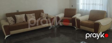 Divan ve iki kreslo.qiymet 100 man.acilir bazali.unvan — Qobu