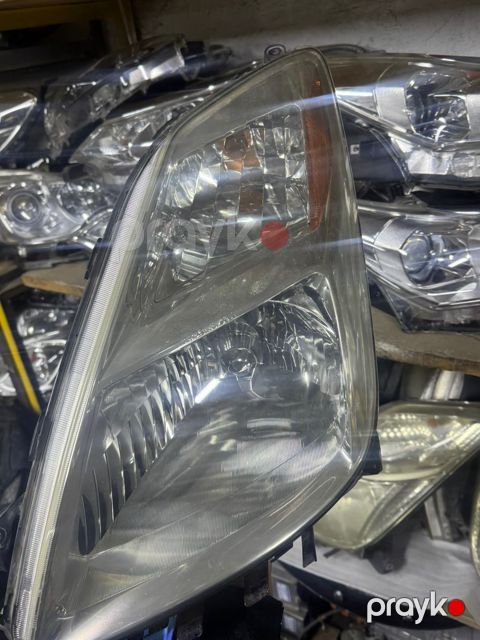 Toyota Prius ön farası — Bakı