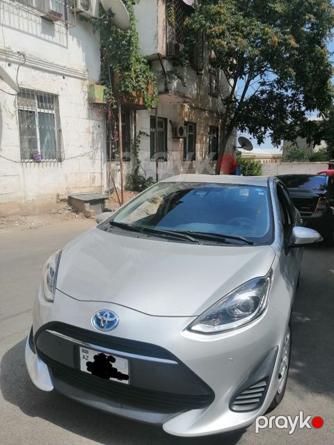 Toyota Aqua icarəsi — Bakı