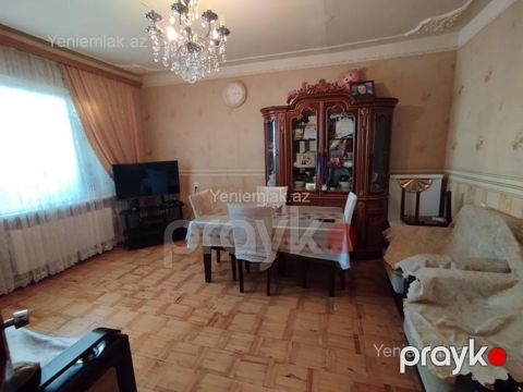 Satılır 3 otaqlı Bina evi menzil (Köhnə tikili), 70 m², 6-cı mikrorayon — Sumqayıt