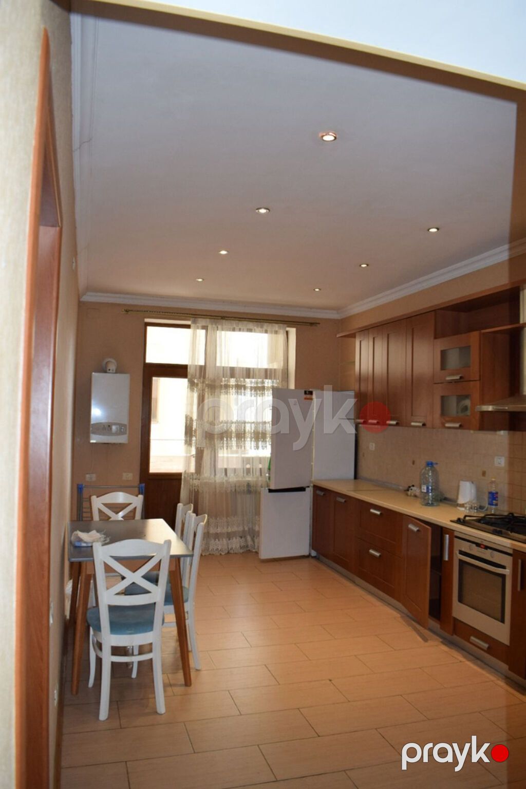 28may metrosu və Baku Medical Plaza yaninda 3 otaqli əla təmirli — Mənzil, Bakı (3)