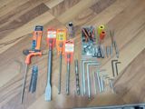 Qarışıq usta dəsti – qazma, bərkitmə və montaj işləri üçün Məhsulun — Various tool sets