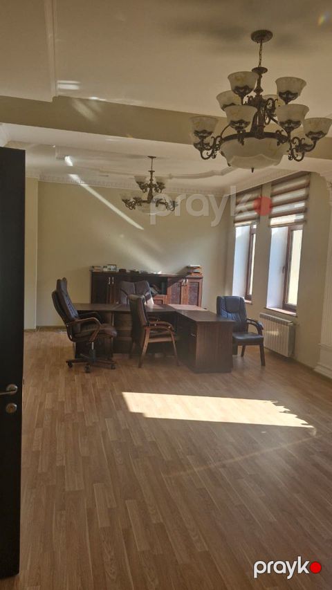 İcarəyə verilir 4 otaqlı ofis 250 m² — Bakı