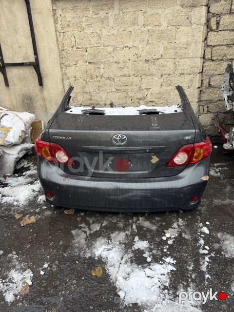 "Toyota Corolla 1.8" arxalıq — Bakı