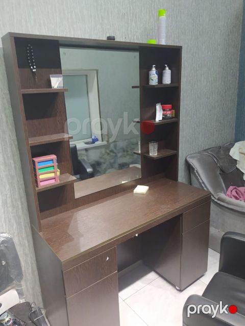 Berber guzgusu ve kreslosu 300manata satılır Tel 0514484175 — Bakı