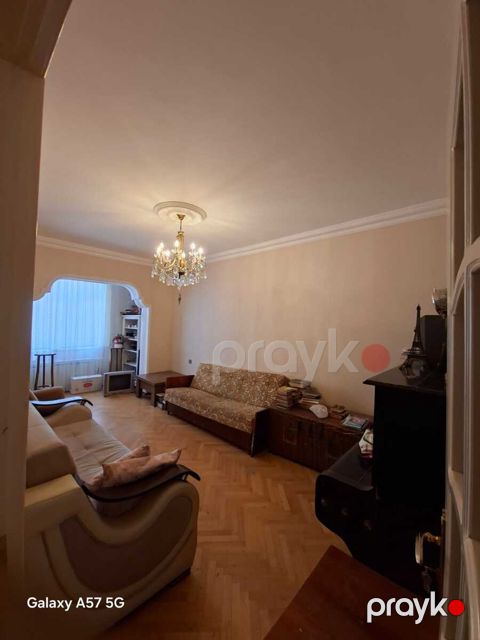 Satılır 3 otaqlı köhnə tikili 85 m² — Bakı