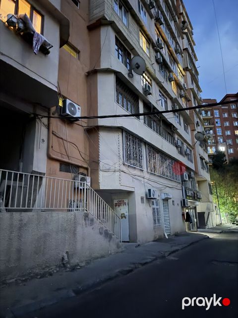 Satılır 3 otaqlı köhnə tikili 85 m² — Bakı