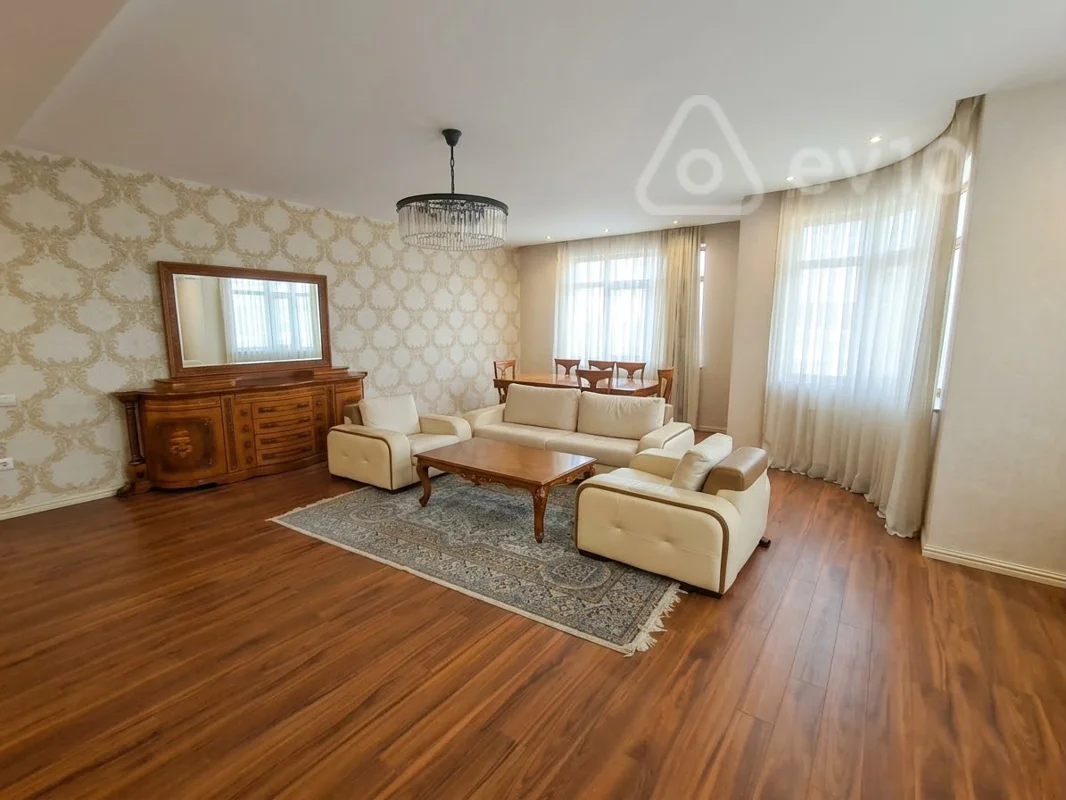 4 otaqlı mənzil, 190 m², Nizami küçəsi — kirayə — Bakı