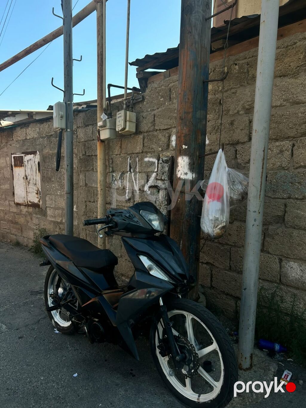 Sport üslublu skuter-tipli motosiklet - Kuzov: agressiv dizaynlı qara — Mopedlər və skuterlər, Bakı (2)
