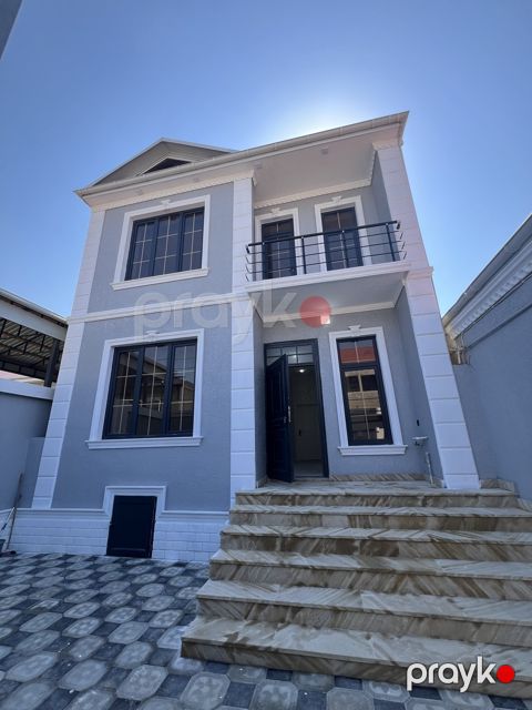 Satılır 4 otaqlı həyət evi/bağ evi 120 m² — Bakı
