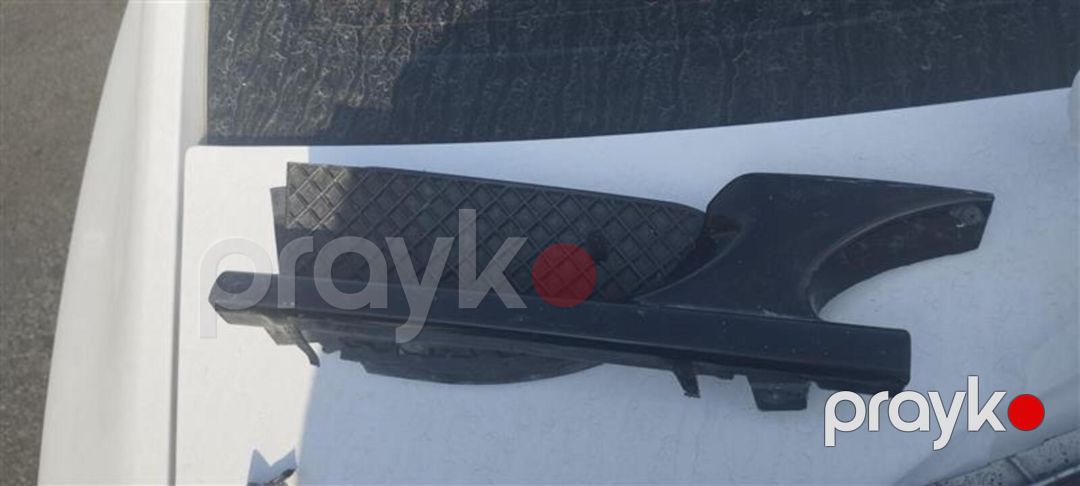 Mercedes W202 bufer qoşqu yeri — Ehtiyat hissələri və aksesuarlar, Bakı (2)