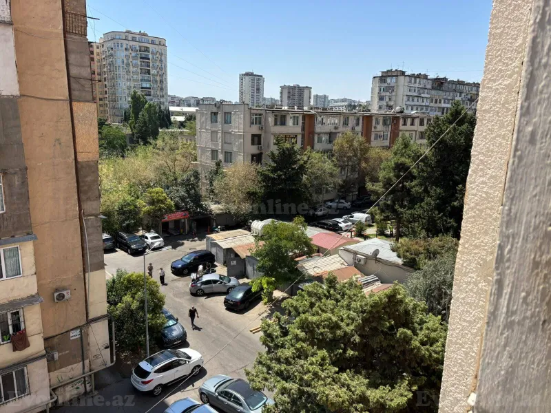 Satılır 2 otaqlı Mənzil Köhnə tikili 35 m² Bakı, Binəqədi r., Azadlıq prospekti m., 8-ci mikrorayon — Mənzil, Bakı (3)
