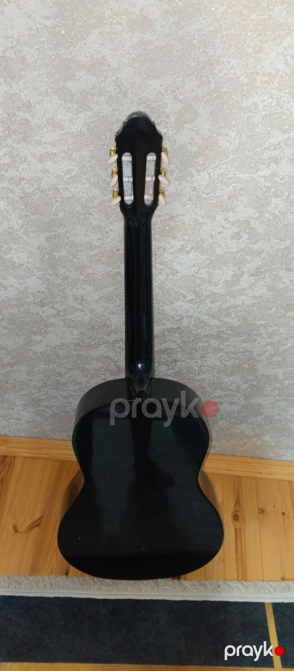 Gitara satılır. Səliqəli istifadə olunub və ümumi vəziyyəti yaxşıdır — Gitarlar və digər simli alətlər, Xırdalan (2)