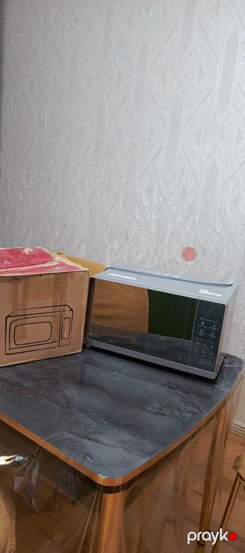 Mikrodalğalı soba - Güzgü effektli qapı, sağ tərəfdə sensor idarəetmə — Digah